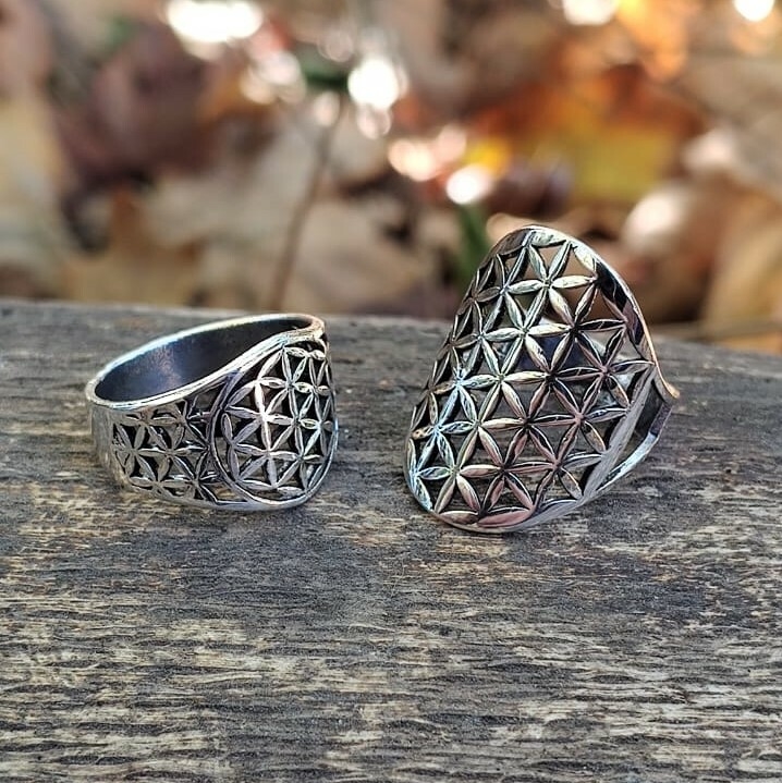 Anillo flor de la vida sale