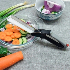 Tesoura de Cozinha 2 em 1 para cortar alimentos legumes na internet