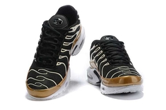 Air Max Plus 1 "Metallic Pack" na internet