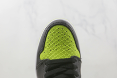 Air Jordan 1 Low "Vived Green'' na internet