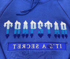 Conjunto Trapstar Chenille Decoded 2.0 Azul Dazzling - comprar online