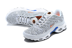 Grey and white air max best sale plus