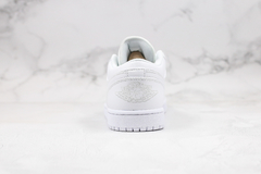 Imagem do Air Jordan 1 Low "Triple White"