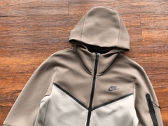 Conjunto Nike Tech Fleece Beige na internet