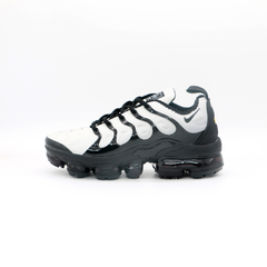 Air VaporMax Plus na internet