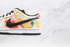 Nike Dunk SB Low ''Raygun White Tie-Dye'' na internet