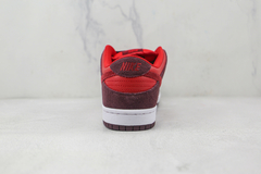 Nike Dunk Low ''Cherry'' na internet