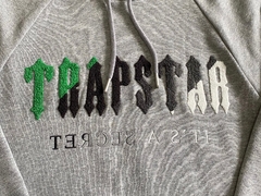 Conjunto Trapstar Chenille Decoded Cinza/Verde - comprar online