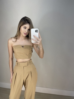 Conjunto feminino de cropped e calça - comprar online