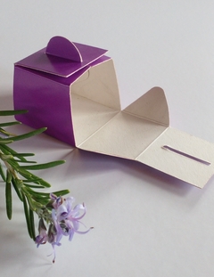 50 cajitas mini para trufa o bombón SV9 violetas - comprar online