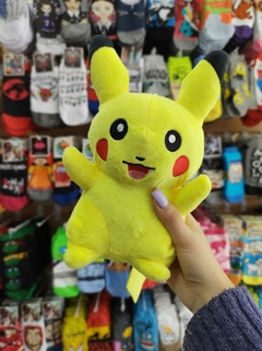 Peluche de "Pikachu" - Mediano