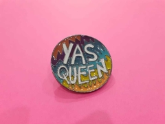 Pin Yas Queen - comprar online