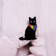 Pin Gato Negro en internet