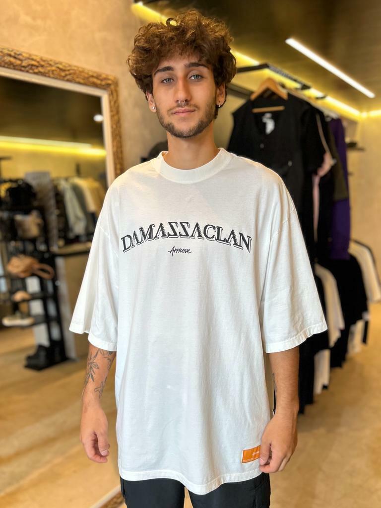 Camiseta Approve x Damassaclan Over Off