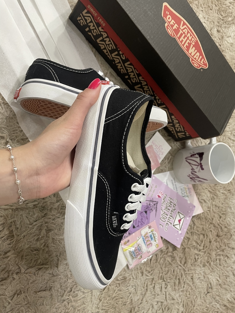 Vans Authentic Preto e Branco - Comprar em Duda Store