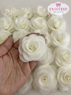 Flor de Voil Off-White - Elegância em 3 Opções de Tamanhos