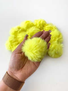 Pompom de Pelúcia Amarelo Neon 6cm