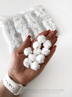 Kit com 10 Pompoms de Malha de 2,5 cm - Branco