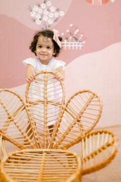 Cadeira Flor Infantil - CASA CAHAYA - Produção de móveis artesanais e sustentáveis em fibra natural
