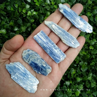 Cianita Azul bruta M qualidade extra - pedra de Arcanjo Miguel