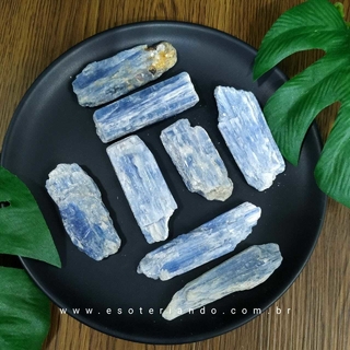 Cianita Azul bruta M qualidade extra - pedra de Arcanjo Miguel