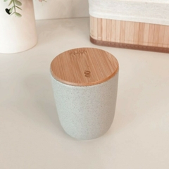 Porta Algodão ou Cotonete Cinza Reativo de Cerâmica com Tampa de Bambu Osaka - comprar online