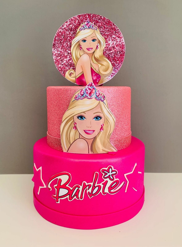 bolo decorado da barbie com glitter