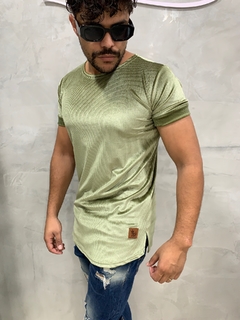 camiseta long line de veludo verde esmeralda - comprar online
