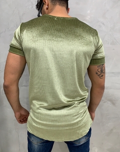 camiseta long line de veludo verde esmeralda na internet