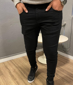 calça jeans skinny preta mafia