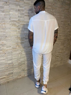 Conjunto unissex camisa + calca jogger branco na internet