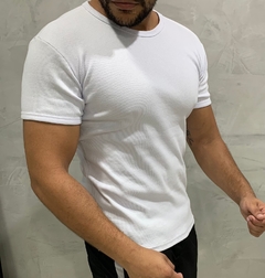 camiseta masculina basica canelada - na internet