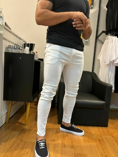 kit 3 calça alfaiataria slimfit exclusiva preta branca e cinza - comprar online