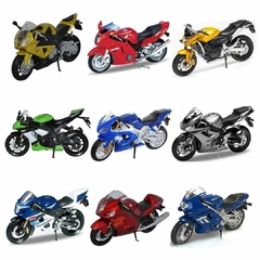 Welly Lionels: Motos de Colección - Escala de 1:18 con exhibidor