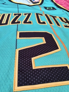 Imagen de Camiseta Charlotte Hornets Buzz City