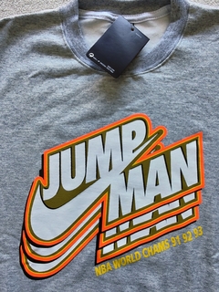 Buzo Jump Man Michael Jordan en internet