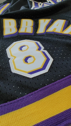 Short Lakers Kobe Bryant Negro en internet