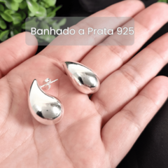 Brinco Gota Média Banhada Prata Antialérgico Gotinha Moda - loja online