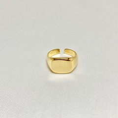 Anel de Dedinho Liso com Detalhe Quadrado Regulável Semijoia Ouro 18K