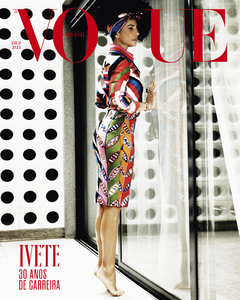 Revista Vogue - Edição dezembro 23 (capa sortida)