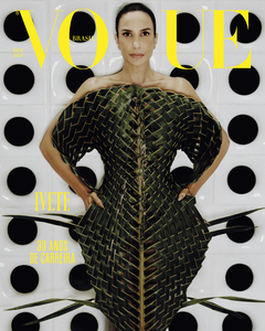 Revista Vogue - Edição dezembro 23 (capa sortida) - comprar online
