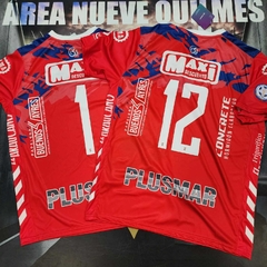 Camiseta arquero Quilmes 2023 roja Hummel en internet