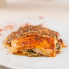 LASAGNA VEGETARIANA CON SALSA MIXTA (fileto & salsa blanca)