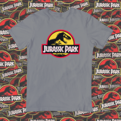 Remera Jurassic Park Logo Amarillo - GOTHAM STORE