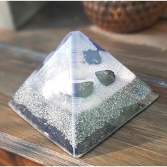 Piramide orgonito Grande Cuarzo Cristal - comprar online