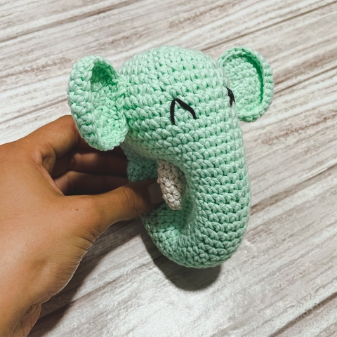 Elefante sonajero