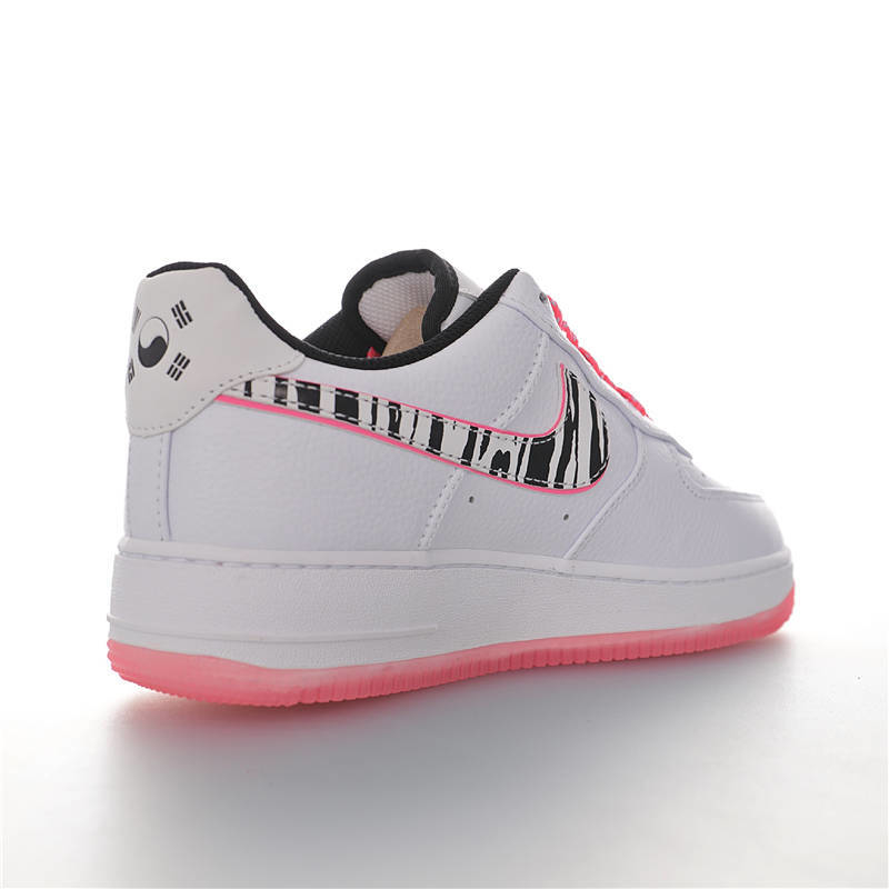 Nike air force 1 white store with pink