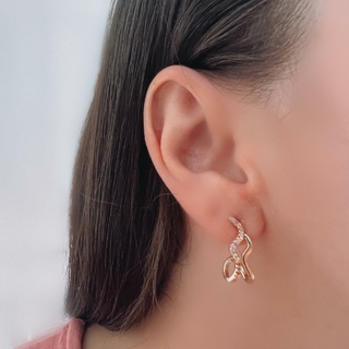 Brinco Ear Cuff Dourado com pedras coloridas Micaela