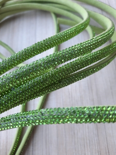 Tubo de strass meia cana 7mm - VERDE