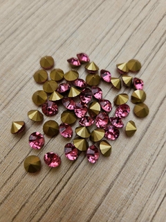 Strass Base Cônica Rosa Médio /Ponto de Luz (50 unidades)